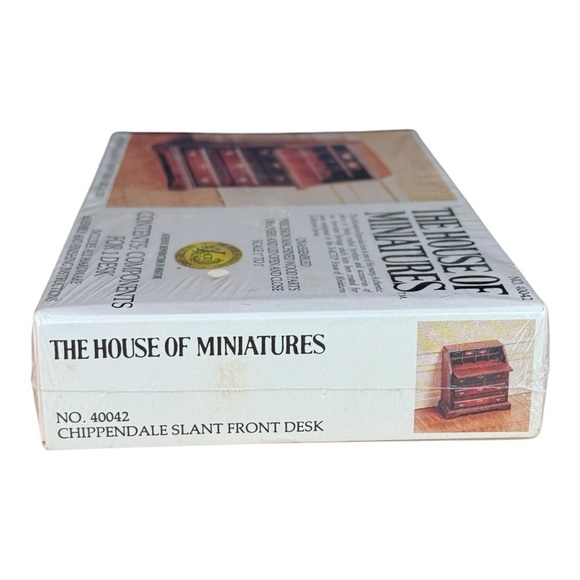 House of Miniatures Chippendale Lowboy (Model #40024) - Picture 8 of 10